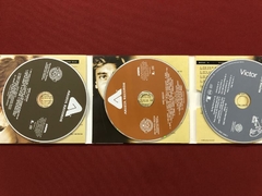 CD - Barry Manilow - Triple Feature - Digipack - Importado - Sebo Mosaico - Livros, DVD's, CD's, LP's, Gibis e HQ's