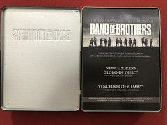 DVD - Lata Box Band Of Brothers - 6 Discos - Seminovo - Sebo Mosaico - Livros, DVD's, CD's, LP's, Gibis e HQ's
