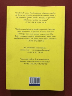 Livro - Um Brinde A Isso - Betty Halbreich - Intrínseca - Seminovo - comprar online