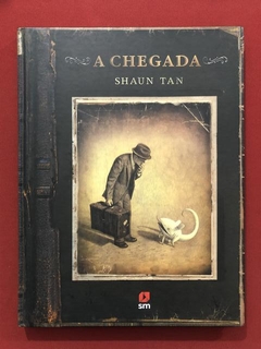 Livro - A Chegada - Shaun Tan - Editora SM - Seminovo