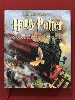 Livro - Harry Potter And The Sorcerer's Stone - Seminovo