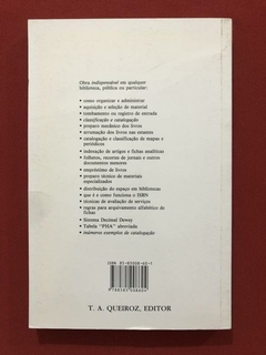 Livro - Organização E Administração De Bibliotecas - Heloísa De Almeida - Seminovo - comprar online