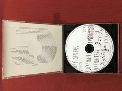 CD Duplo - Foo Fighters - One By One - Nacional - 2002 - Sebo Mosaico - Livros, DVD's, CD's, LP's, Gibis e HQ's