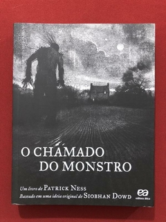 Livro - O Chamado Do Monstro - Patrick Ness - Editora Ática - Seminovo