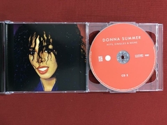 CD Duplo - Donna Summer - Hits, Singles - Importado - Semin. - Sebo Mosaico - Livros, DVD's, CD's, LP's, Gibis e HQ's