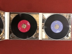 CD Triplo - Joan Baez - Trilogy - Importado - Seminovo - Sebo Mosaico - Livros, DVD's, CD's, LP's, Gibis e HQ's