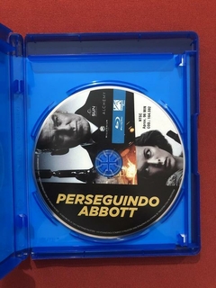 Blu-ray - Perseguindo Abbott - Milla Jovovich - Seminovo na internet