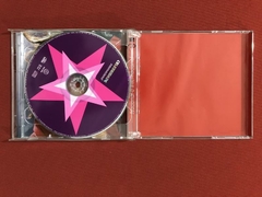 CD Duplo - Celebridade - Nacional E Internacional - Seminovo - Sebo Mosaico - Livros, DVD's, CD's, LP's, Gibis e HQ's