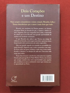 Livro - Dois Corações E Um Destino - Vanir Mattos Torres - comprar online