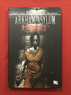 HQ - Arkham Asylum - Madness - Capa Dura - Seminovo