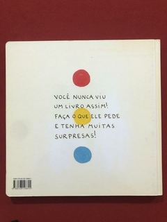 Livro - Aperte Aqui - Hervé Tullet - Capa Dura - Ática - Seminovo - comprar online
