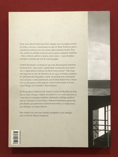 Livro - Oscar Niemeyer E O Modernismo De Formas Livres - David Underwood - Seminovo - comprar online