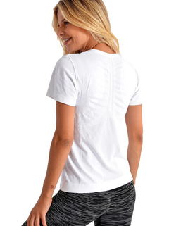 REMERA M/CORTA ESSENTIAL (2006M) - comprar online