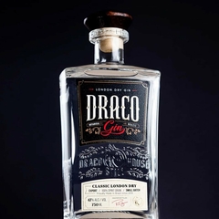 Gin Draco London Dry 750ml Kit Garrafa e Taça Gin Tônica - comprar online