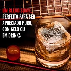 Imagem do Whisky Ballantine´s Finest ACDC Edição Rock True Music 750ml