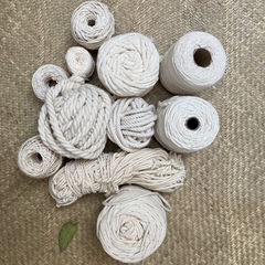 Cordones, hilazas y cuenda, algodón 100% en crudo
