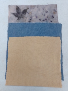 Lienzos de tela teñidos con tintes naturales - Taller Textil Dos Coyotes