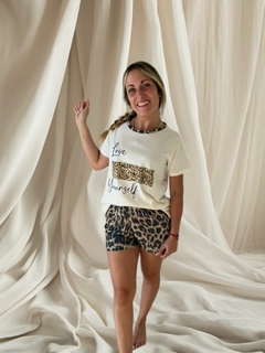 Pijama de Mujer Fascination, Remera y Short de Jersey "Lover Yourself".(1231)