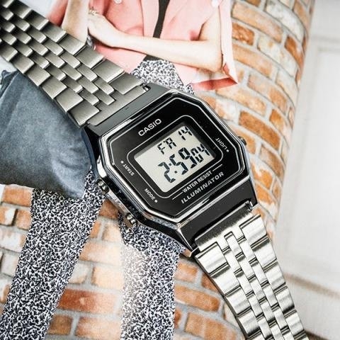 Reloj Mujer Casio Retro Vintage 5 eslabones Negro/Gris LA680WA