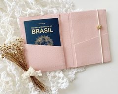 Porta Passaporte Monograma Rose - comprar online