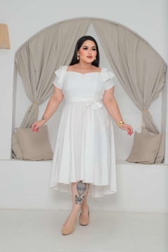 Vestido Vitória Plus Size na internet