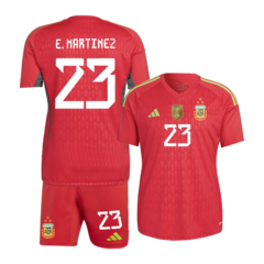 Kit Arquero Selección Argentina Adidas 3 Estrellas 2022 + Parche Campeón del Mundo + #23 E. Martínez C/Rojo - Infantil