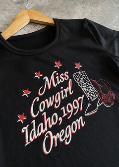 Remera m-corta morley poli estampada “Miss Cowgirl Idaho1997 Oregon” #4033-E - tienda online