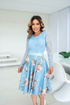Vestido Maya Azul Claro Floral na internet
