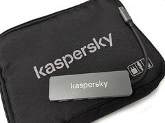 Case de Acessórios Kaspersky com HUB USB-C