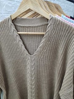 Sweater Zeline Escote en V Con Detalle De Trenzas Art 9548 en internet