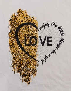 Remera LOVE Premium con tachitas y engomado Art. 1597 - comprar online