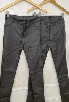 Pantalón Engomado Corte Jean con cierre y botón Detalle de bolsillos en la cola Art 2122 - tienda online