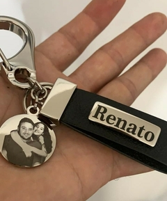 Chaveiro em couro Personalizado com Foto e Frase na internet