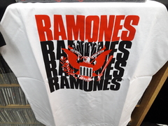 Remera Ramones - L