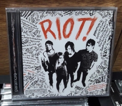 Paramore - Riot!