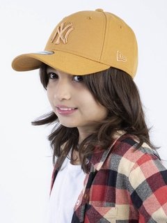 BONE NEW ERA JUVENIL 940 NEW YORK YANKEES KHAKI (BEGE) | MBG19BON006