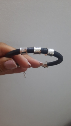 Pulsera de cuero grueso con dona 2 en internet