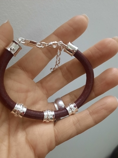 PULSERA DE CUERO CON DONAS TRABAJADAS en internet