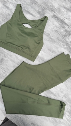 Conjunto Raissa Verde Militar Intense calça - loja online