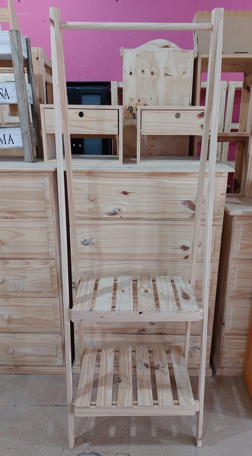 Perchero plegable de pino sale