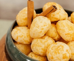 Pães de queijo assado