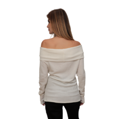 Blusa ombro a ombro decote dobrado em crochet manga longa com dedinho