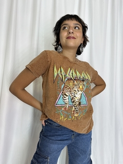 Remera Def Leppard (Marrón) en internet