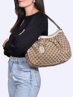 Gucci Beige/White Sukey Shoulder - comprar online