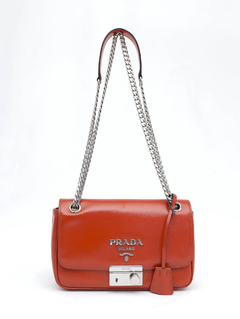 Bolsa Prada Saffiano Vernice Sound Lock Crossbody