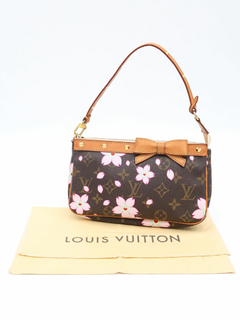 Louis Vuitton Pochette Monogram Cherry Blossom na internet