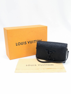 Bolsa Louis Vuitton Black Epi Leather Louise PM - comprar online