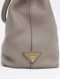 Bolsa Prada Logo Hobo Leather - comprar online