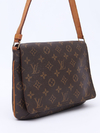 Bolsa Louis Vuitton Musette Tango na internet