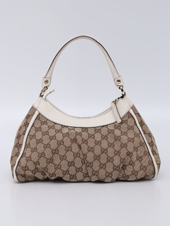 Bolsa Gucci Beige/White GG Canvas Abbey Hobo - Paris Brechó